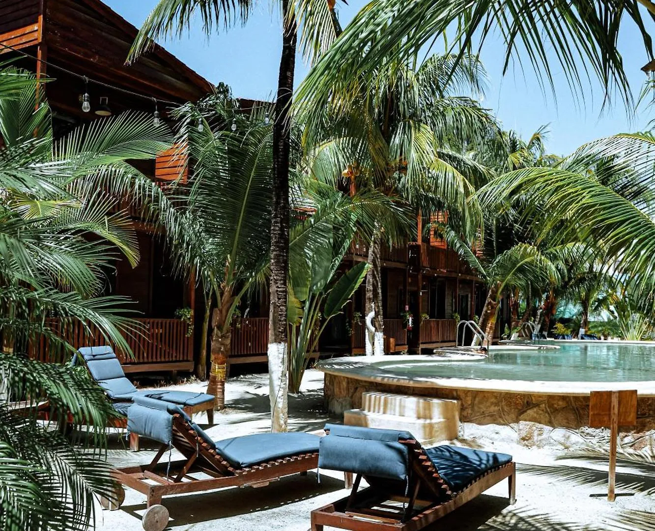 Hotel Cabanas Coconut By Mij Holbox